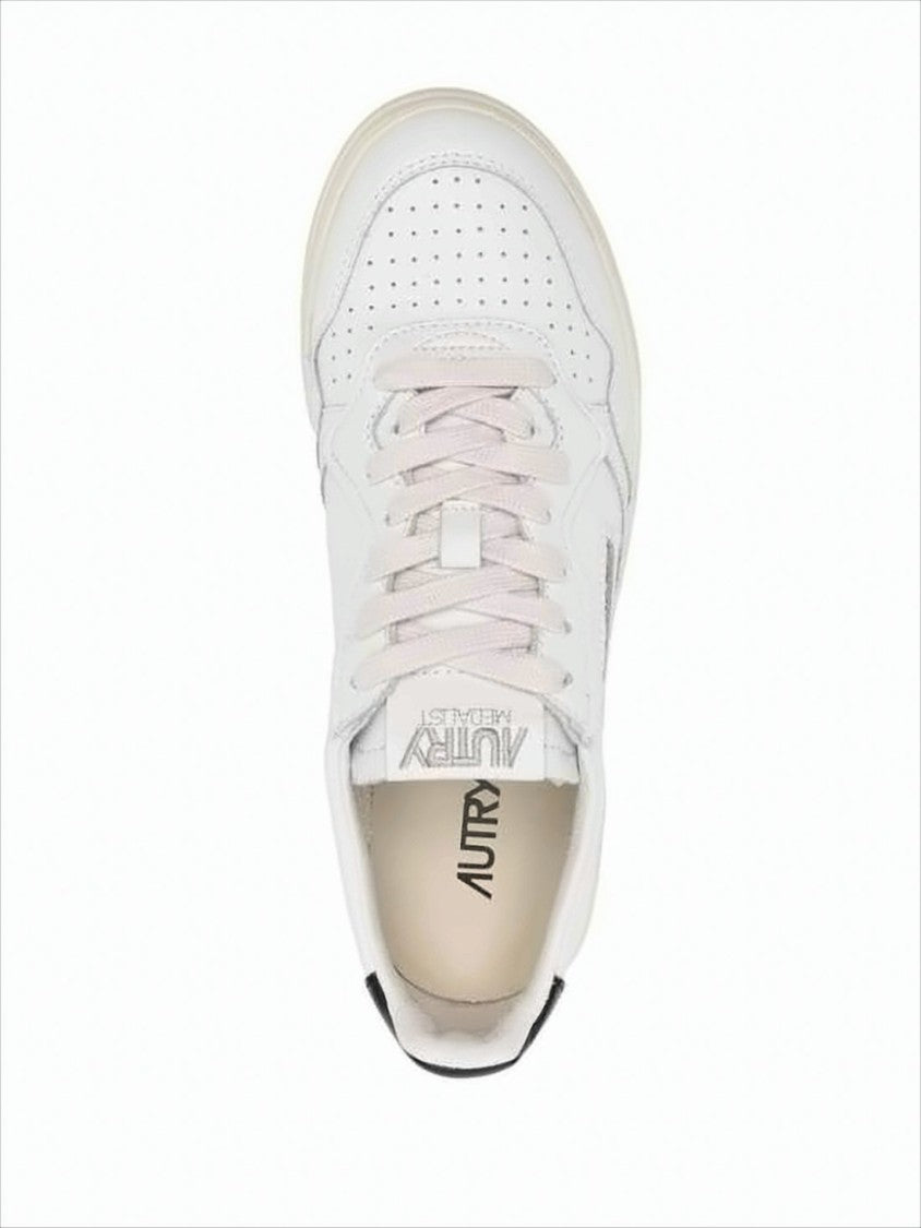 Low-Top White Leather Sneakers with Perforated Detailing