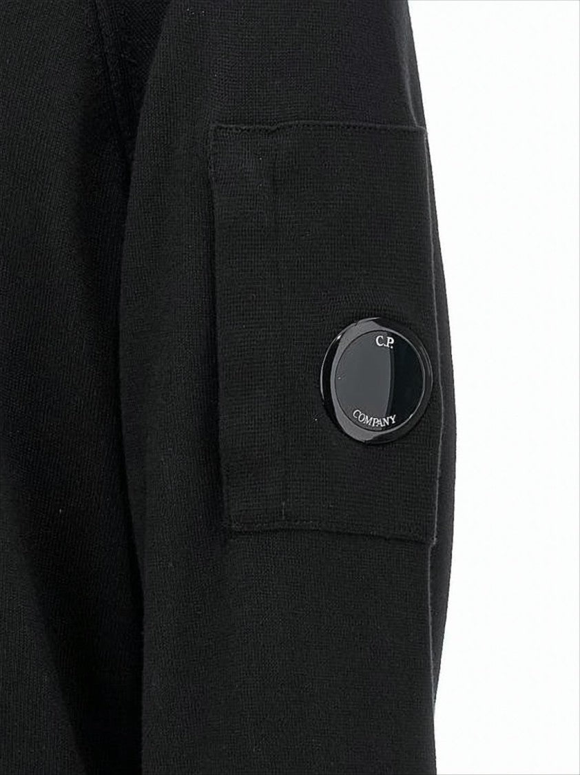 Relaxed-Fit Black Hoodie with Distinctive Logo Patch