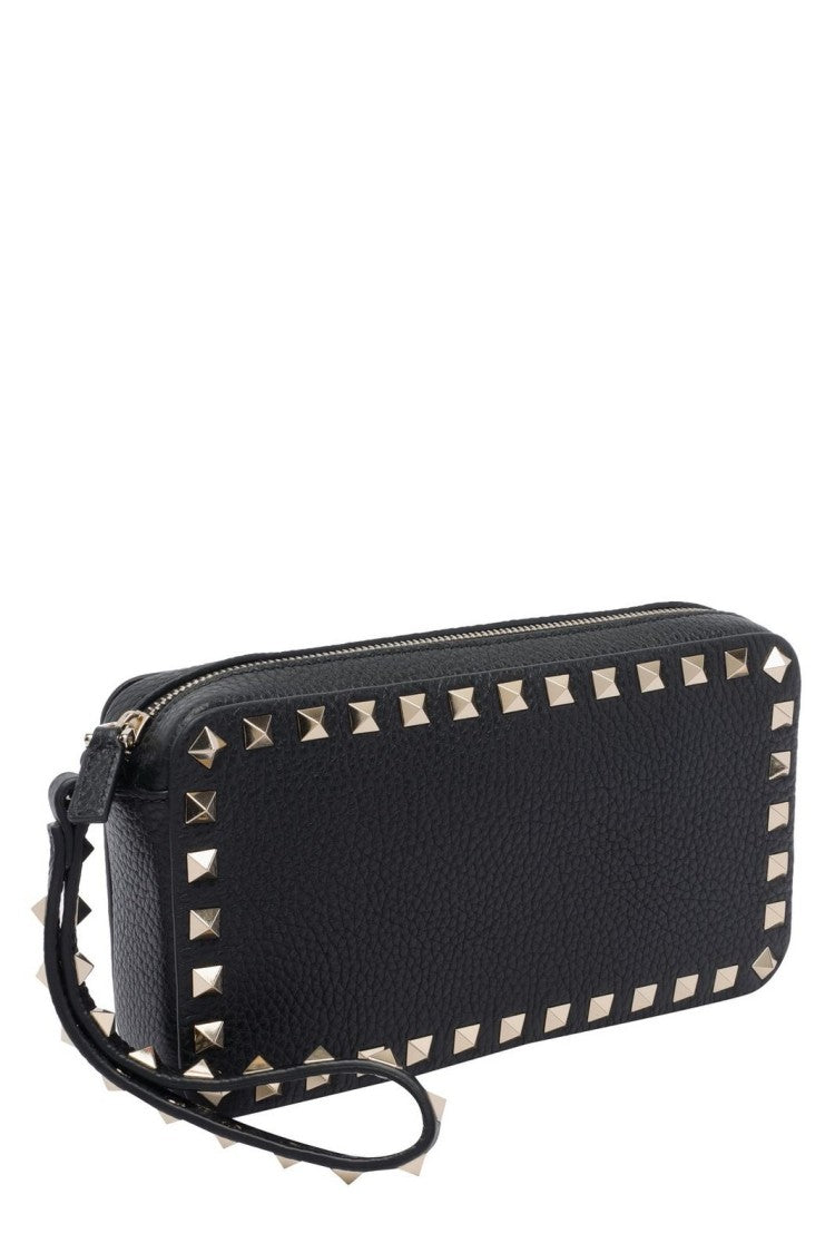 Sleek Black Bag With Minimalist Design