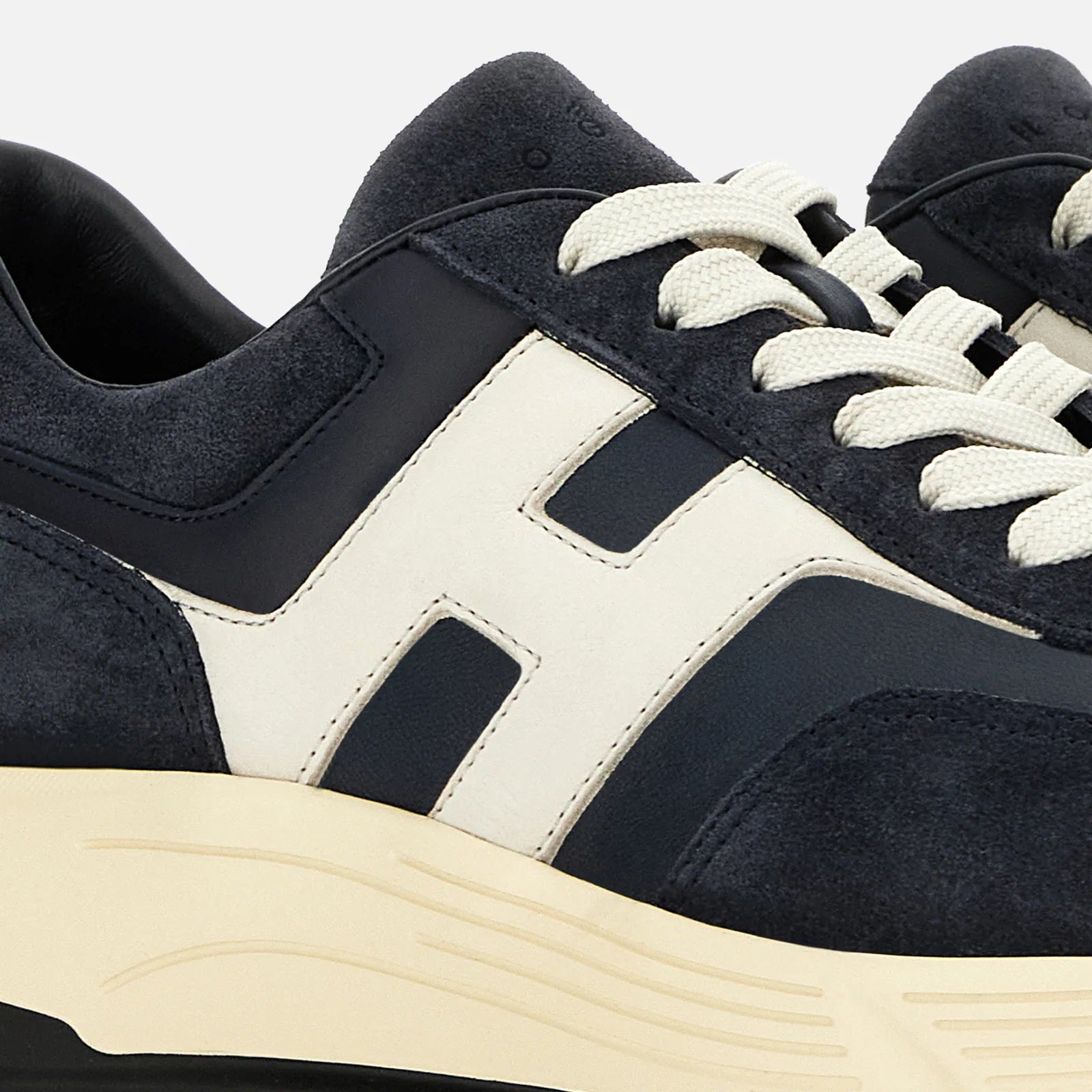 Hyperlight Allacciato H Sneakers in Blue