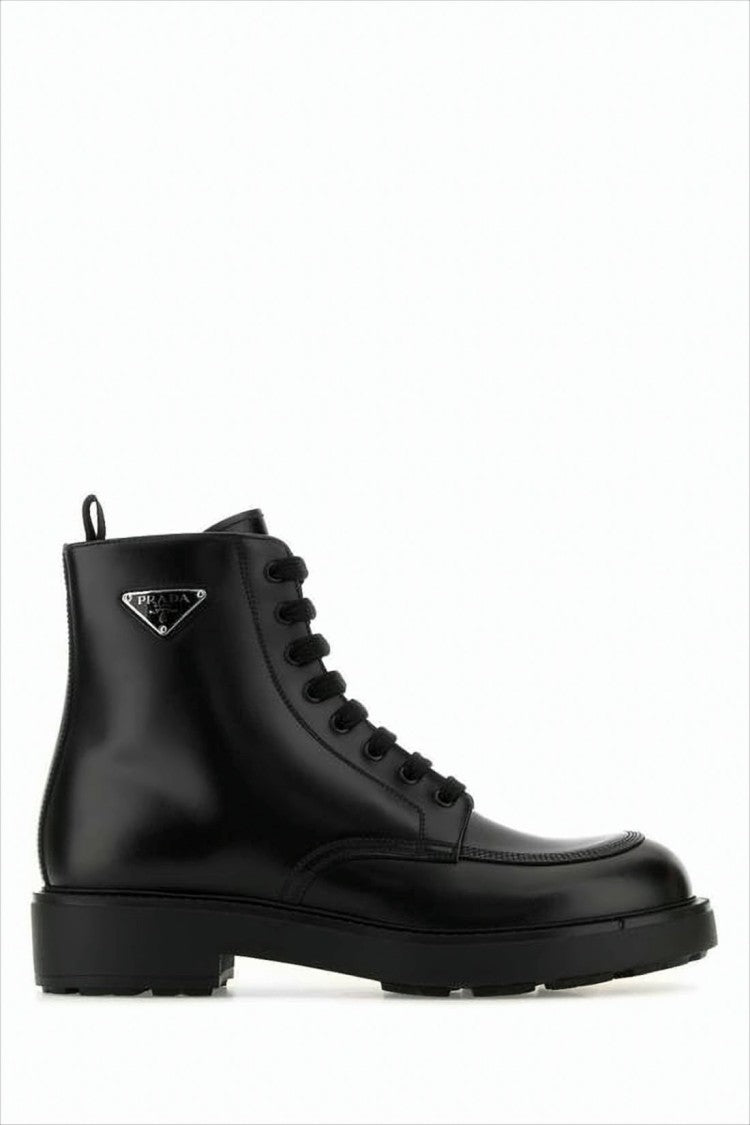 Lace-Up Black Leather Ankle Boots With Minimalist Design
