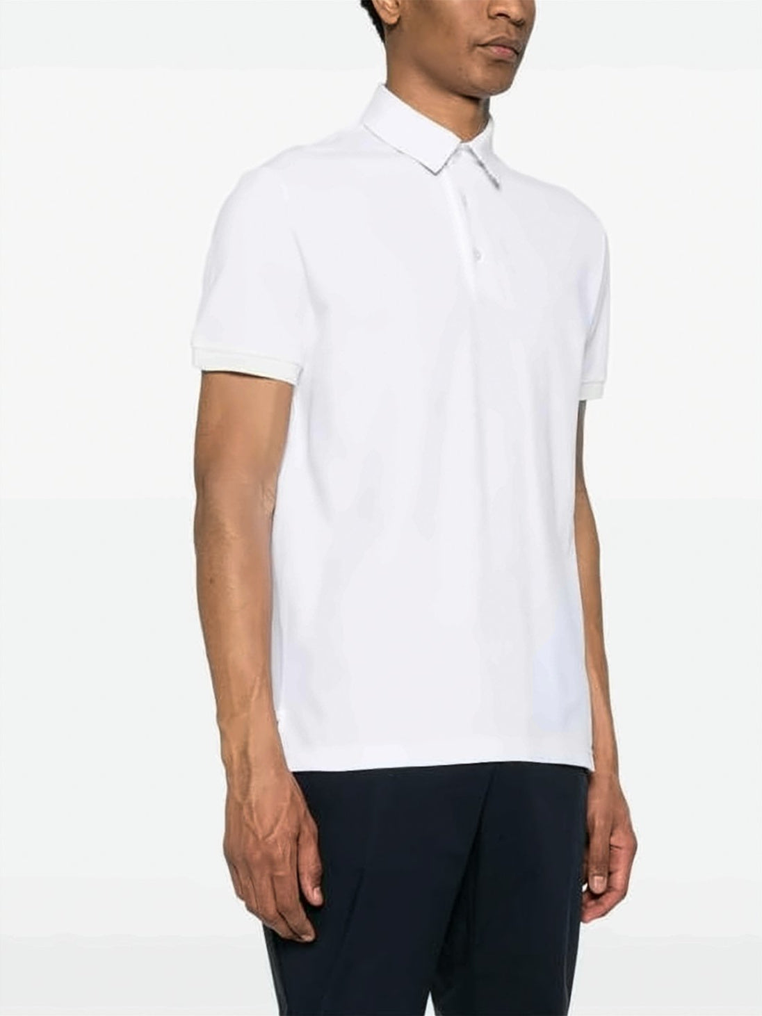 Minimalist Short-Sleeve Polo Shirt with Traditional Collar