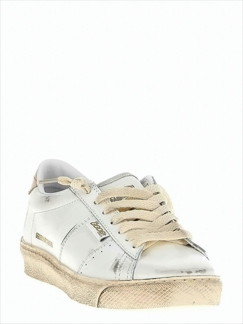 Distressed White Leather Low-Top Sneakers With Vintage Aesthetic