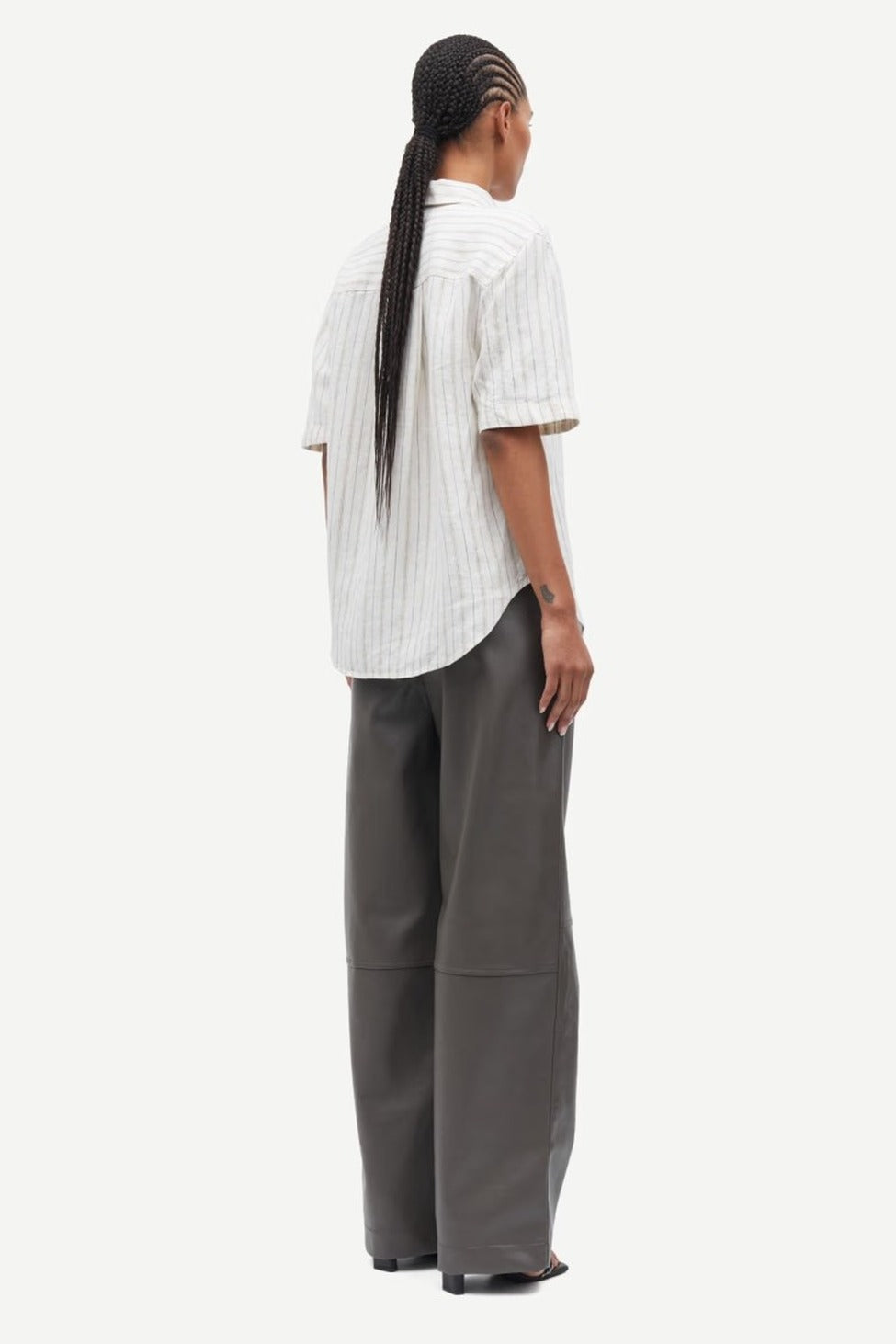 Loose Fit Grey Trousers With Elongated Leg