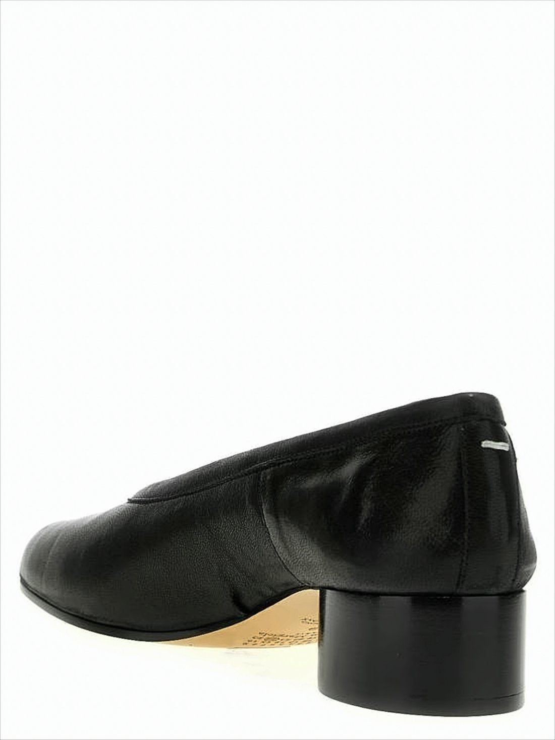 Distinctive Black Flat Shoes with Split-Toe Design