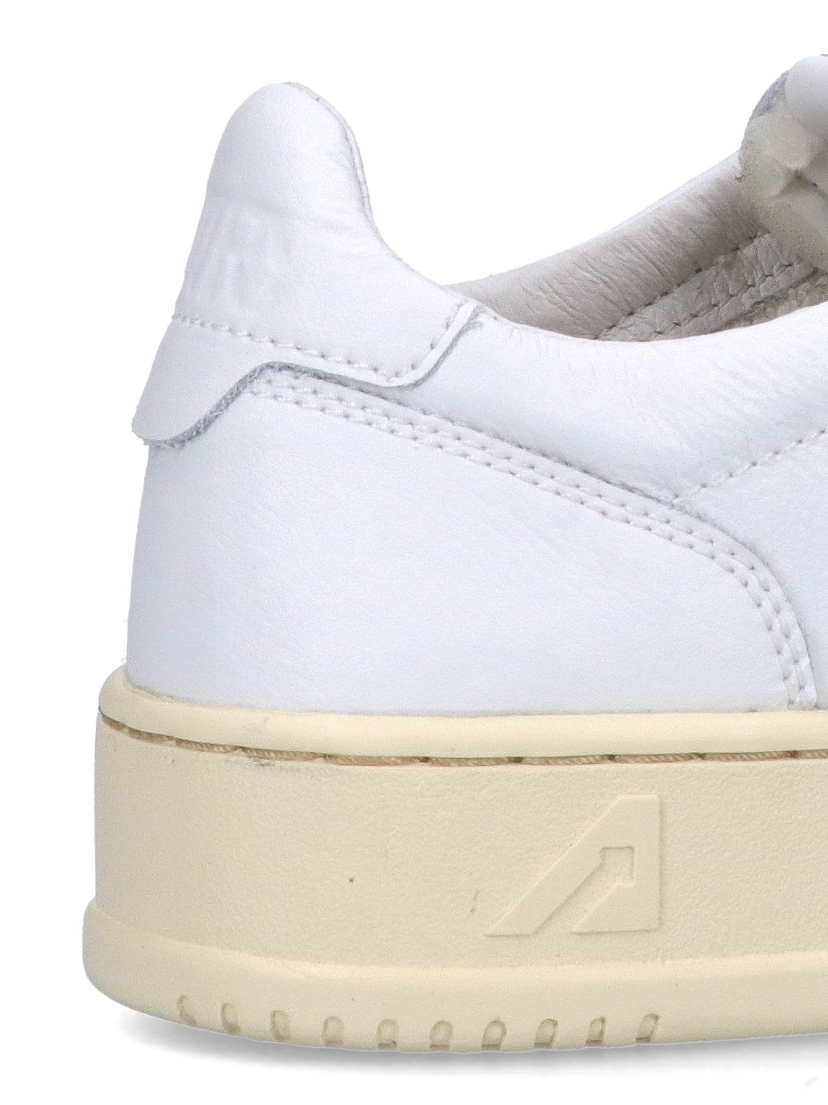 Minimalist White Leather Low-Top Sneakers With Perforated Toe