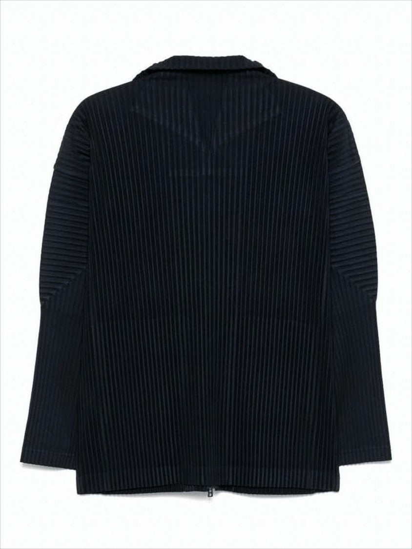 Pleated Black Jacket with Structured Silhouette
