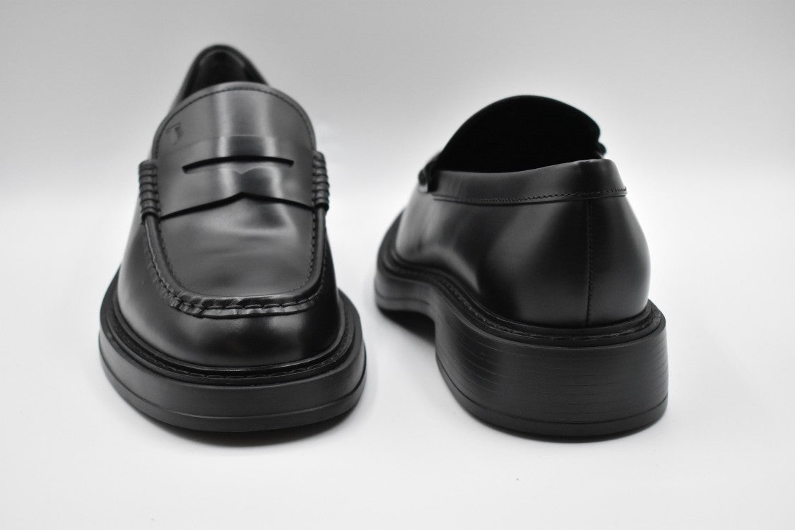Czarne loafersy