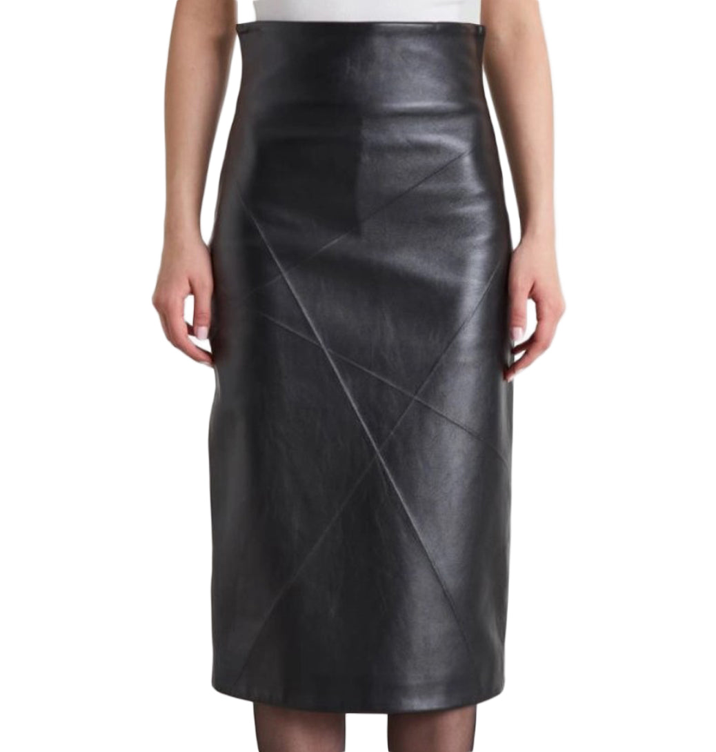 Fitted Black Skirt