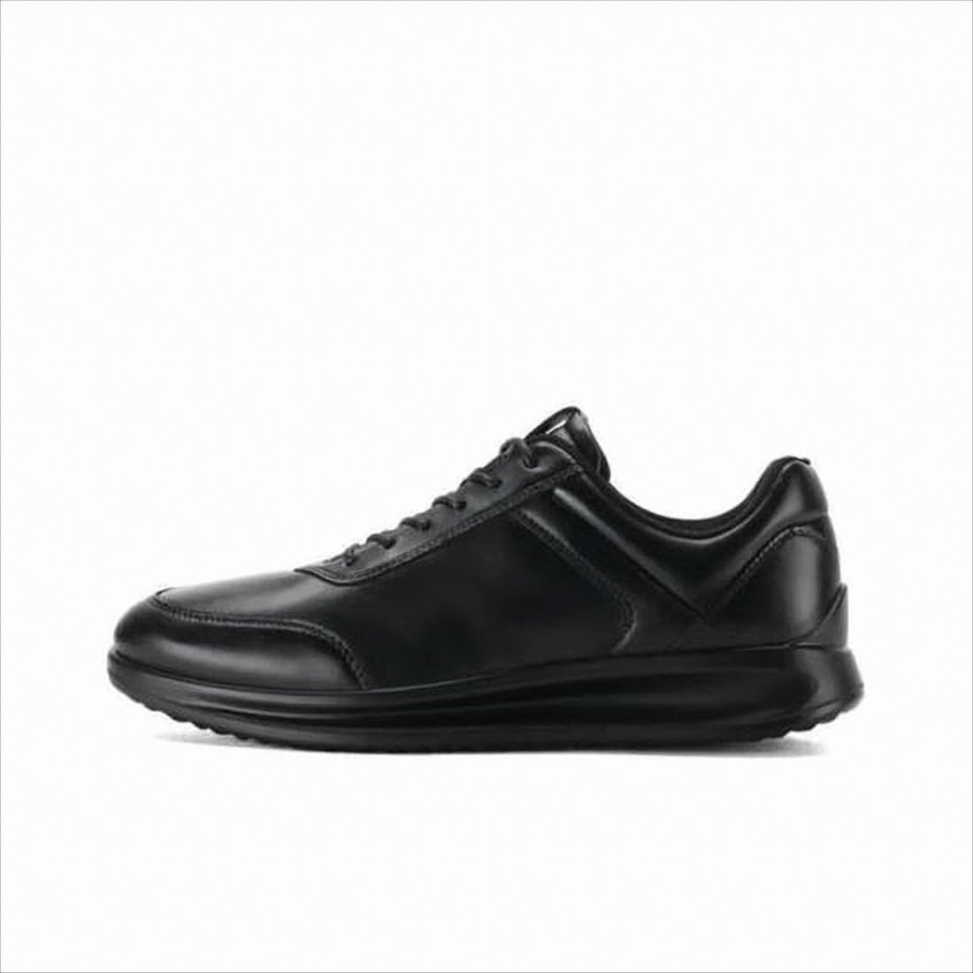 Low-Top Black Leather Sneakers with Cushioned Sole