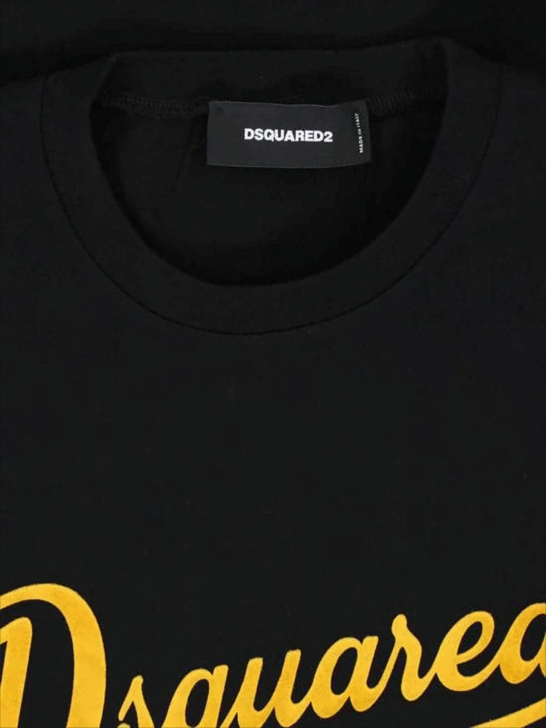 T-shirt o luźnym kroju