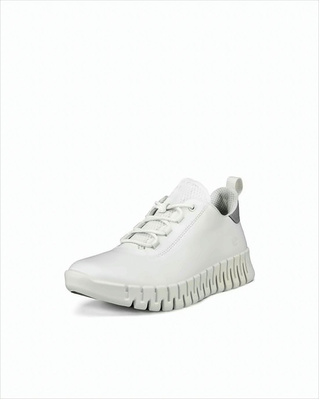 Minimalist White Sneakers with Smooth Leather Upper