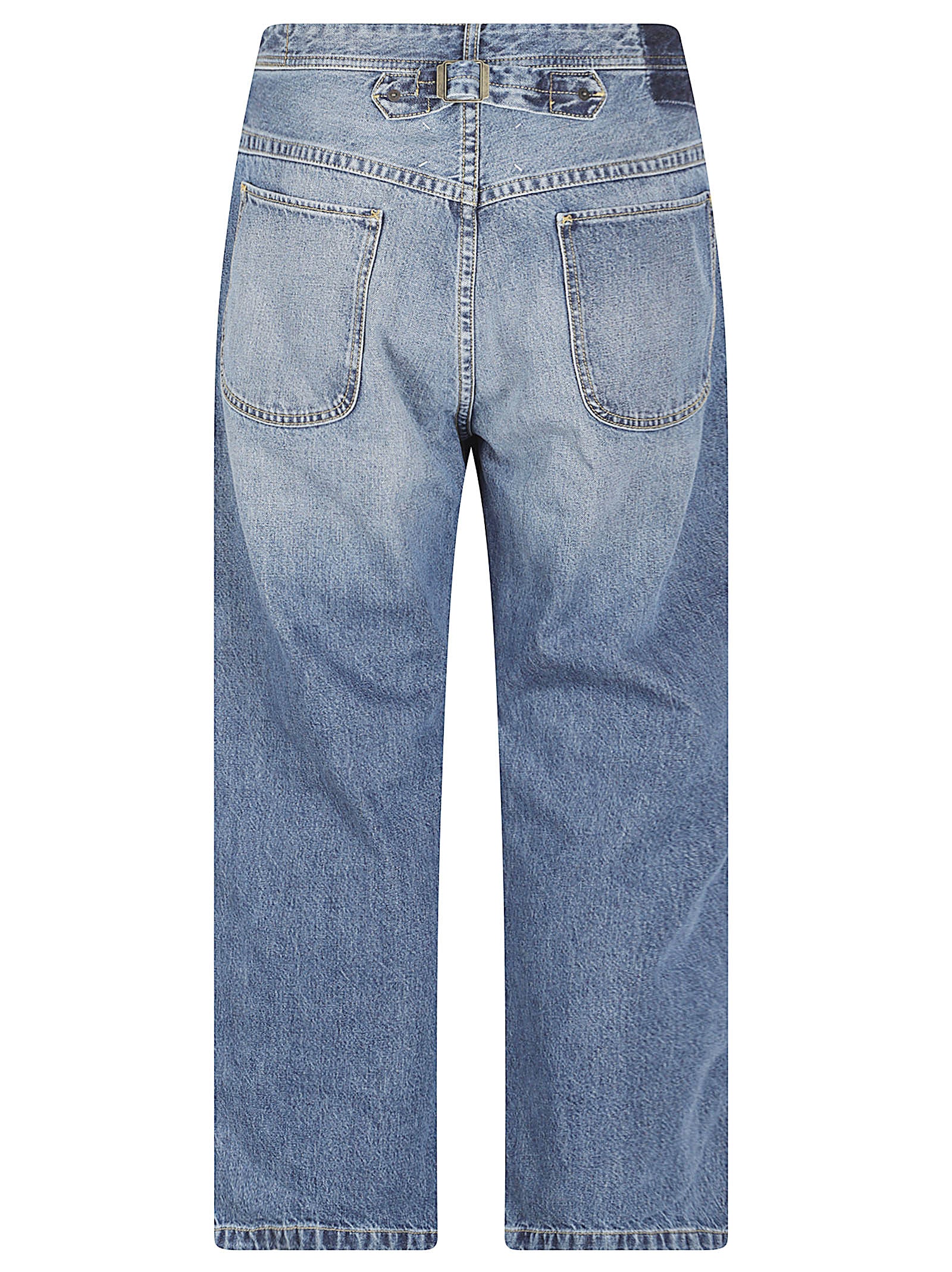 Classic Straight-Leg Jeans with Distinctive Buckle Detail