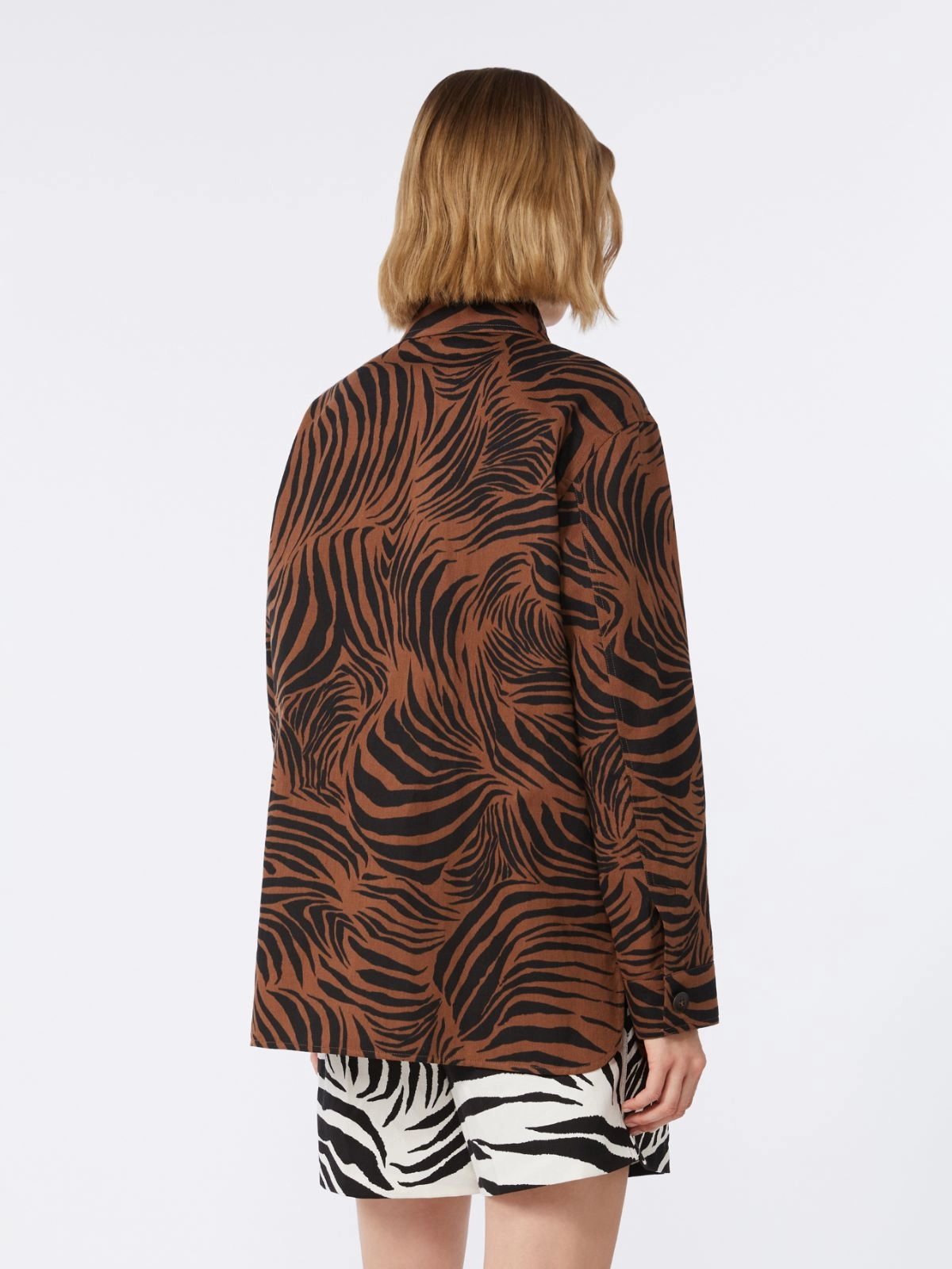 Tiger Stripe Patterned Jacket with Classic Collar