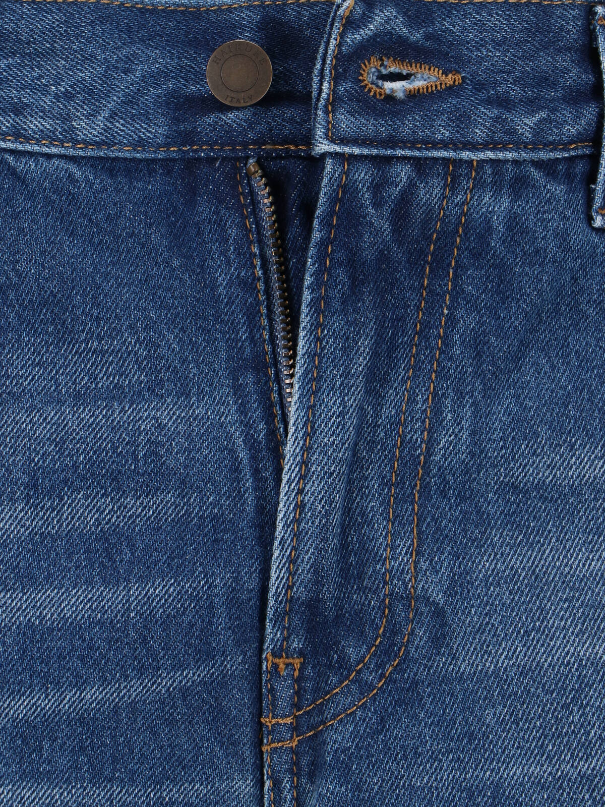 High-Waisted Flared Jeans With Retro-Inspired Design