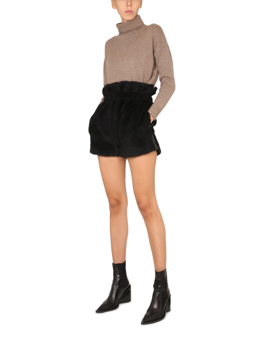 Cropped Round-Neck Top with Fitted Silhouette