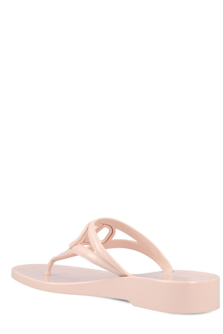 Thong Sandal with Glossy Finish