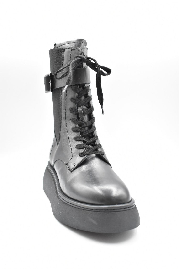 Laced Flat Shoes with Chunky Sole and Adjustable Ankle Strap