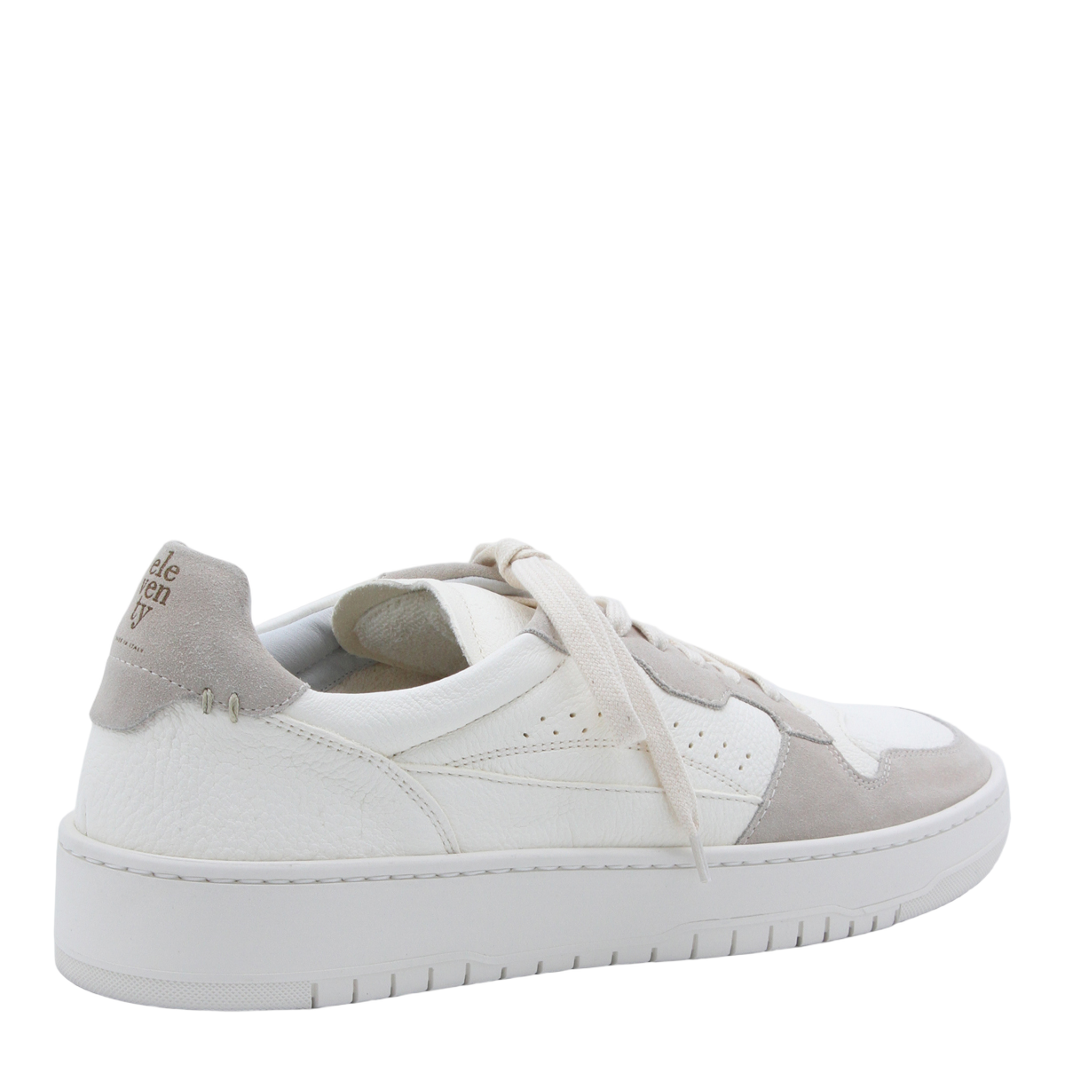 Low-Top Minimalist Sneakers with Subtle Detailing