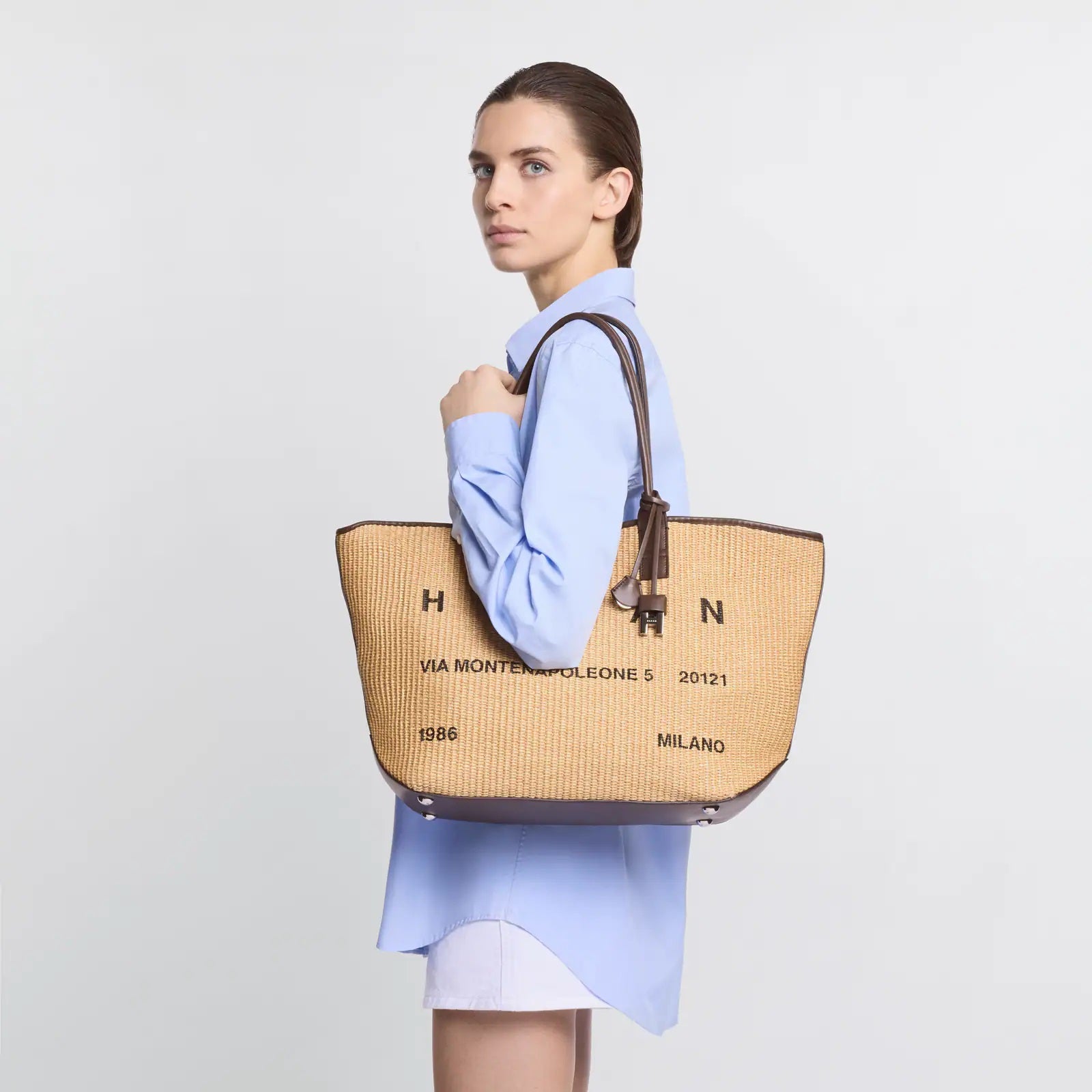 Beige Address Shopping Media Raffia Shopping Bag