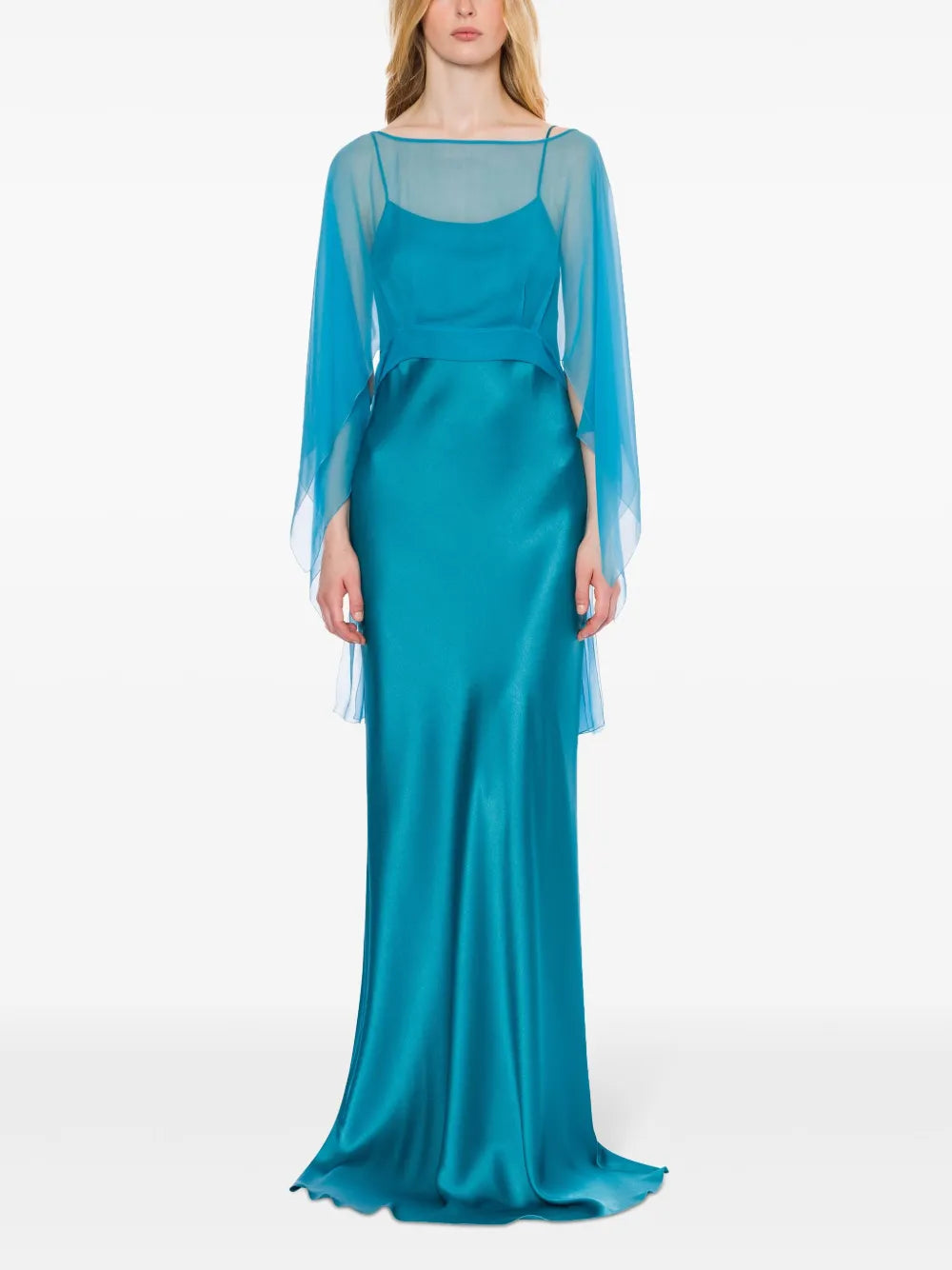 Flowing Dress with Refined Feminine Silhouette