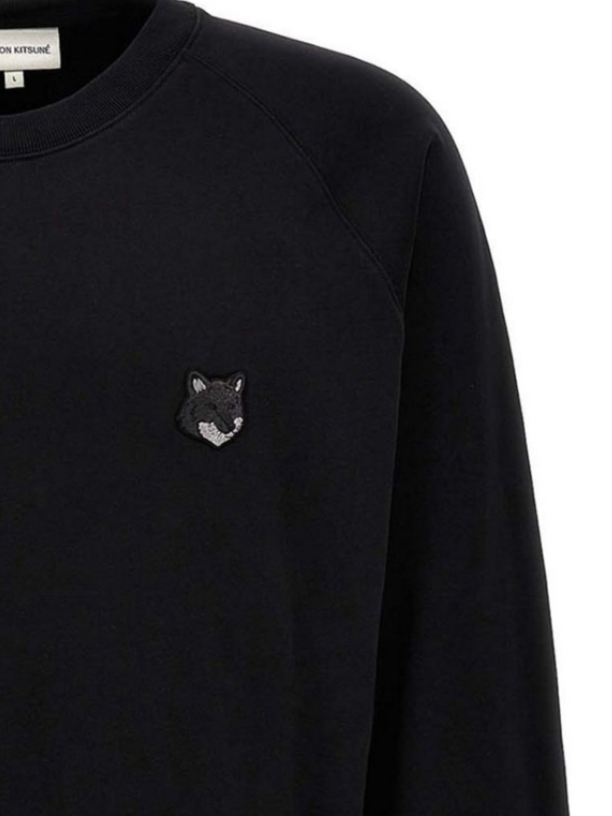 Long-Sleeve Crew Neck Shirt With Subtle Emblem And Ribbed Cuffs