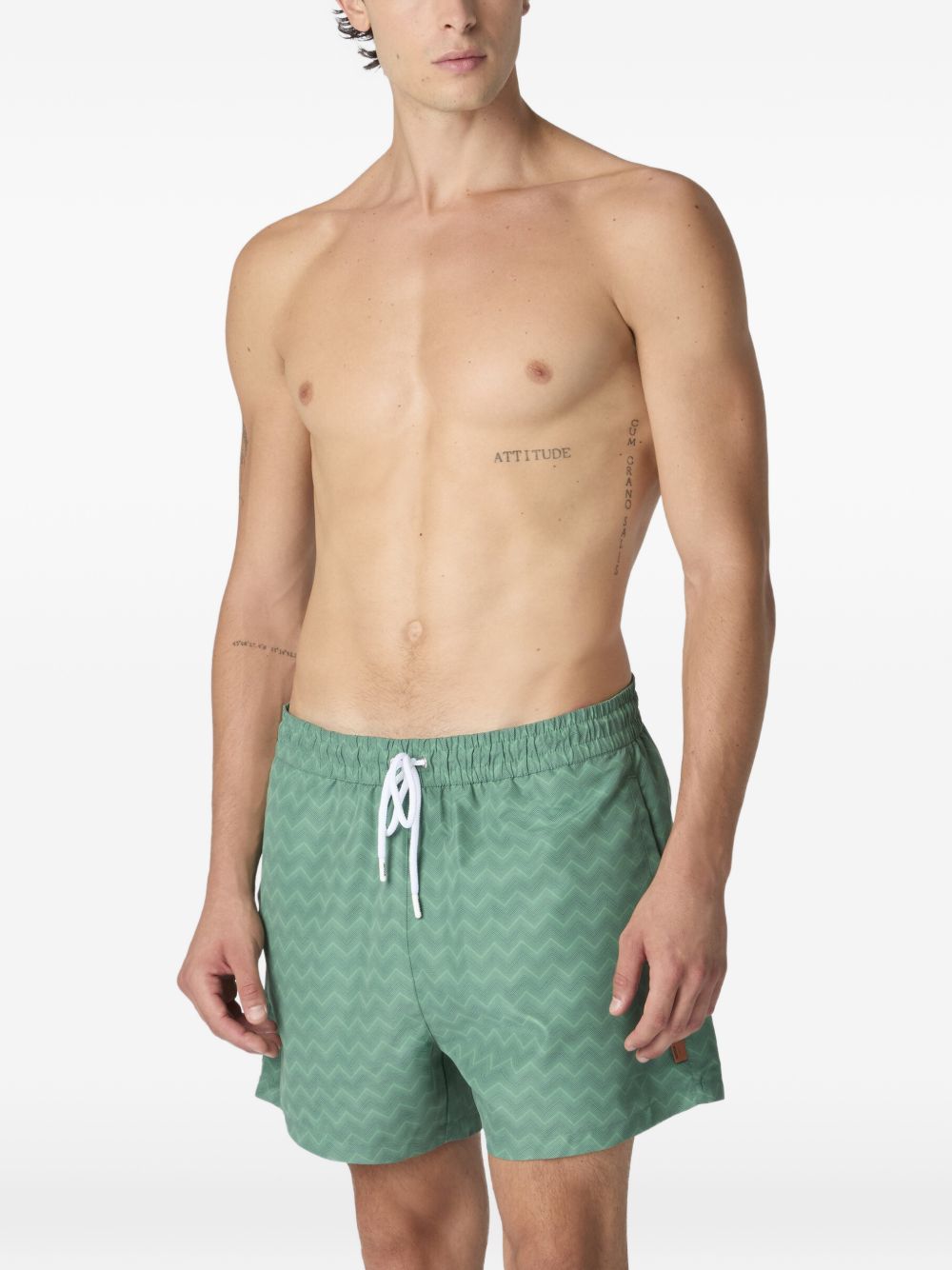 Mid-Length Zigzag Pattern Shorts