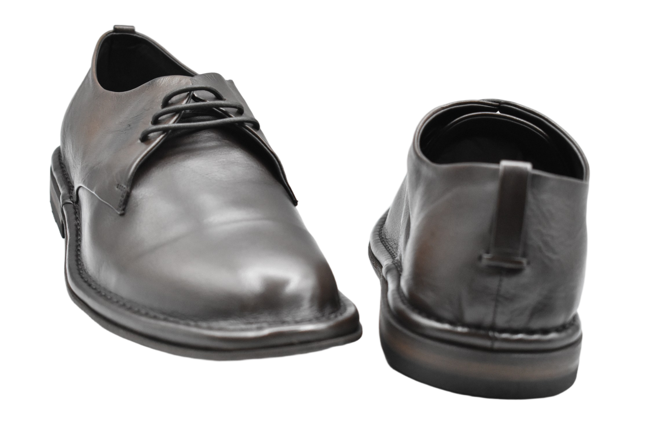 Brunito Low Shoes With Glossy Leather Upper