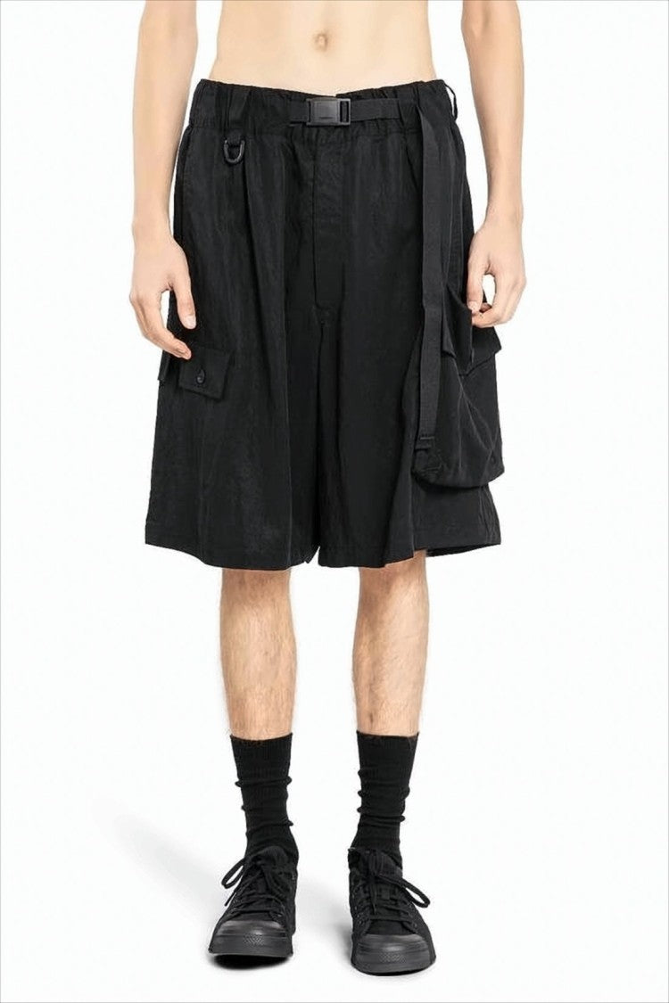 Loose-Fit Black Shorts with Utility Pockets
