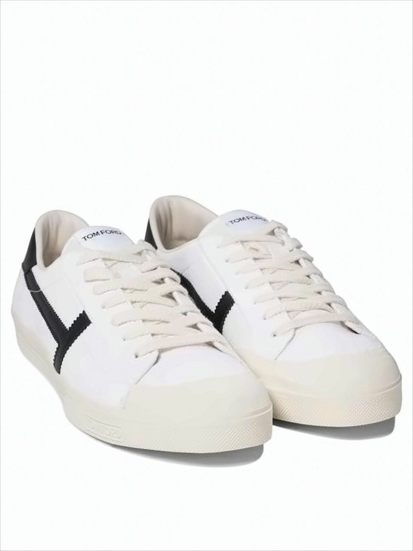 Low-Top White Leather Sneakers with Black Zigzag Stripe