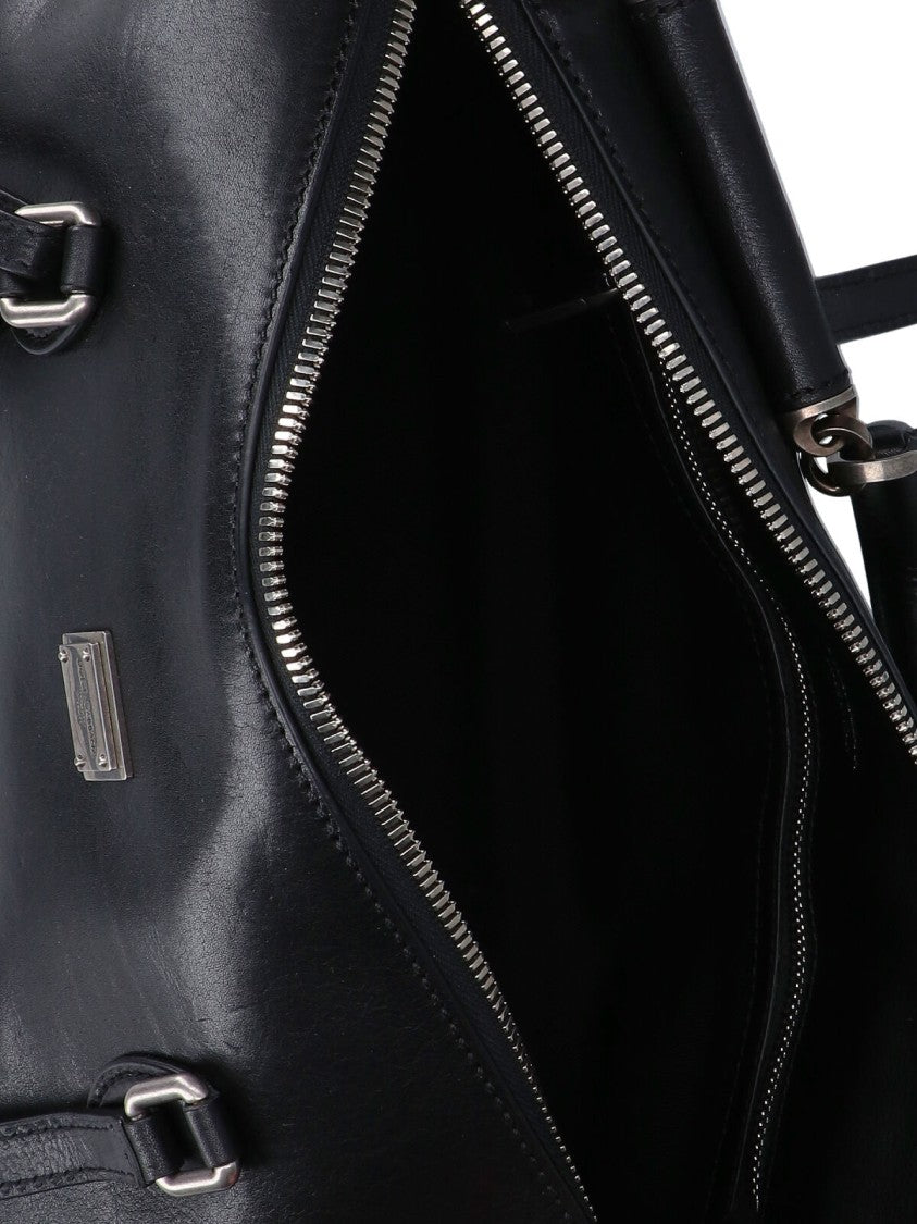 Structured Black Bag With Minimalistic Design
