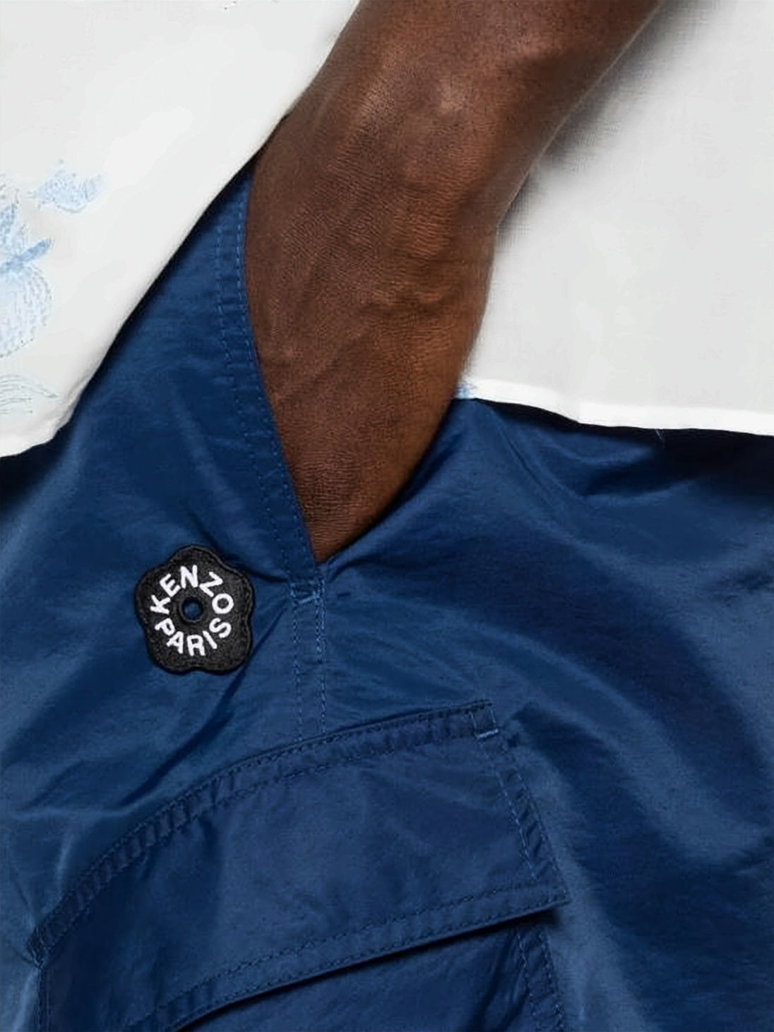 Relaxed-Fit Cargo Shorts With Drawstring Waistband