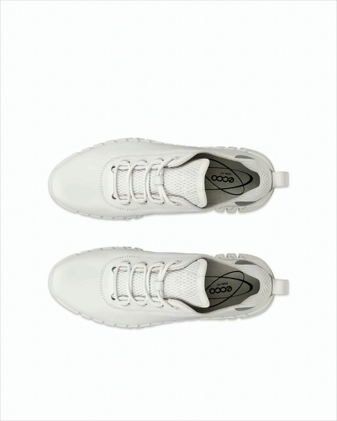 Minimalist White Sneakers with Smooth Leather Upper