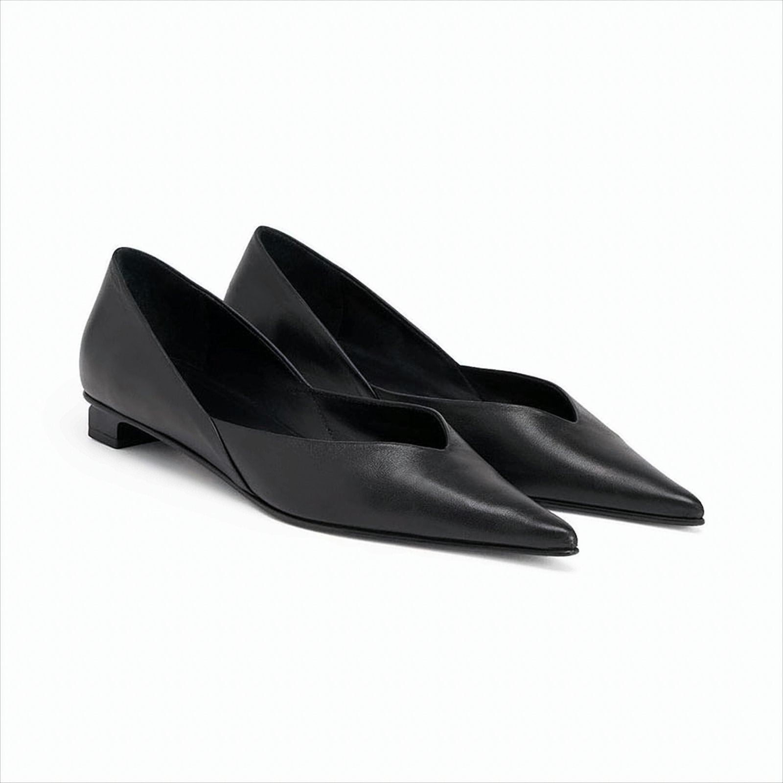 Pointed-Toe Flat Shoes with Low Geometric Heel