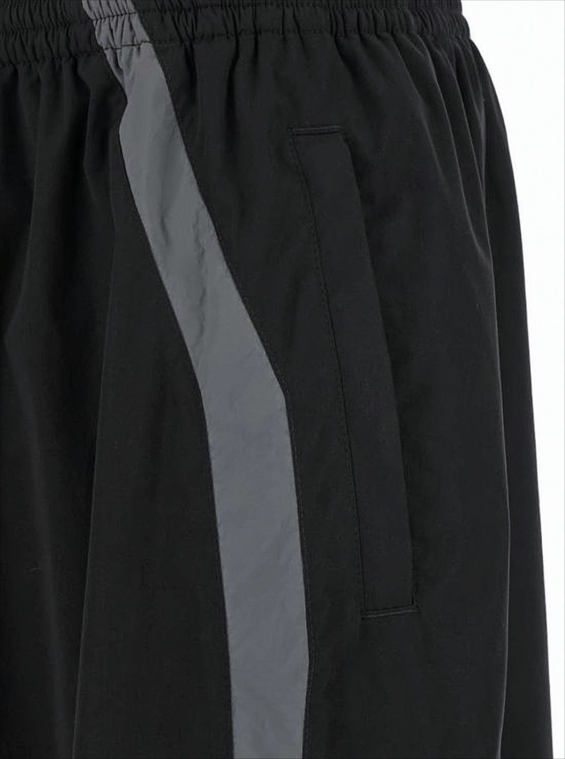 Loose-Fitting Jogger Pants with Angular Stripes