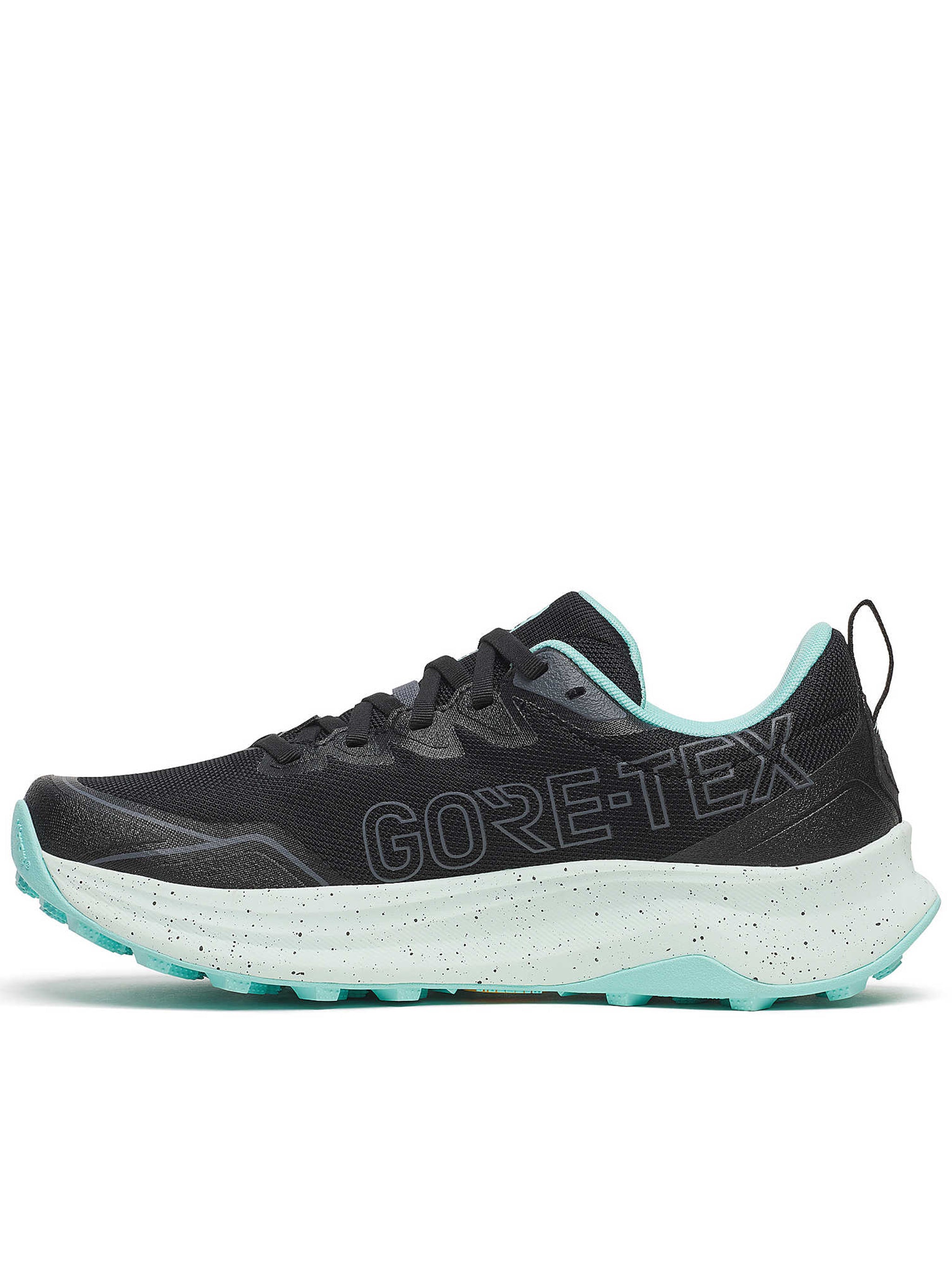 Trail Running Sneakers with Vibram Outsole and Dynamic Contrast