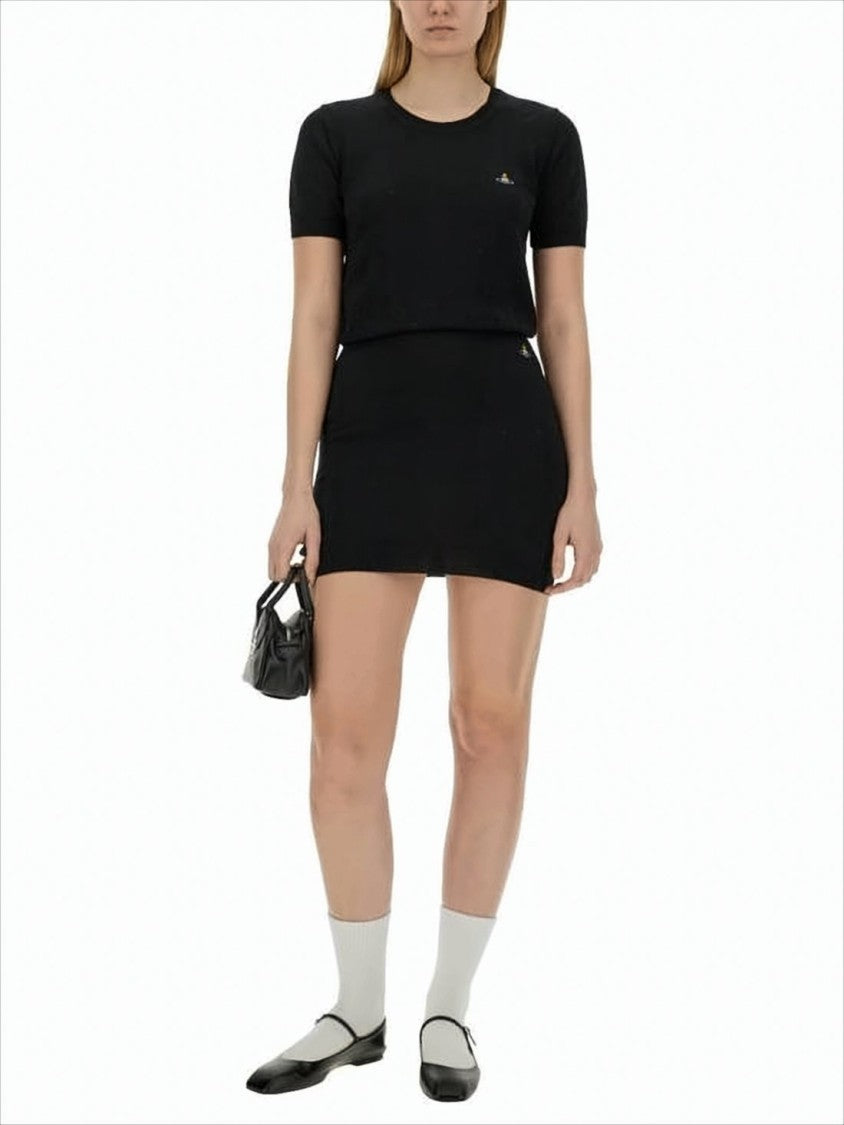 Fitted Black Mini Skirt with Subtle Flare