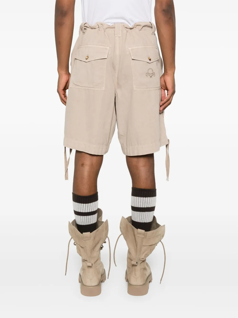 Straight-Leg Tailored shorts with Minimalist Design