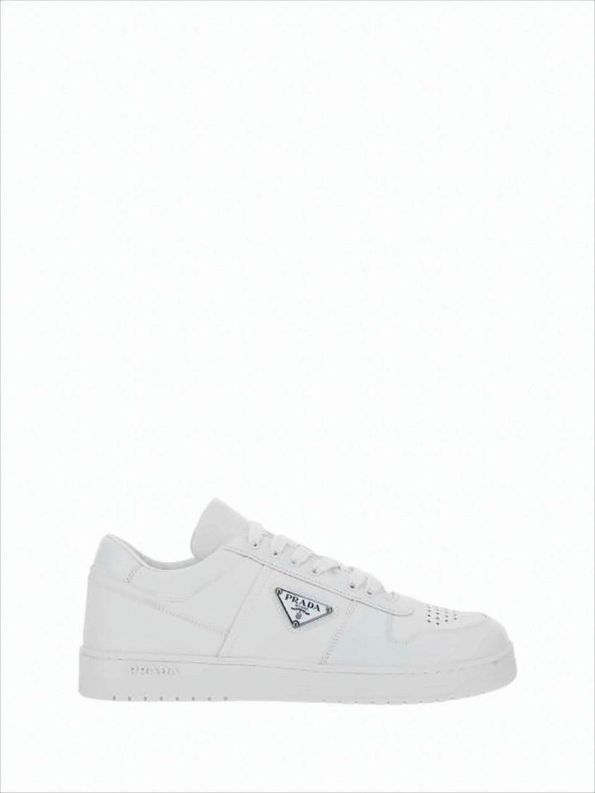 Minimalist White Low-Top Sneakers with Triangular Logo Plaque