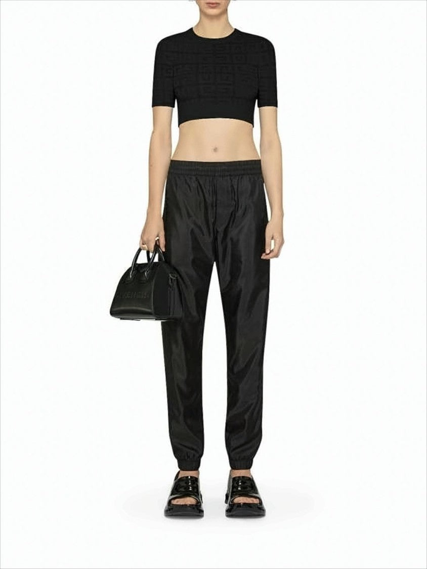 Textured Black Cropped Sweater with Fitted Silhouette