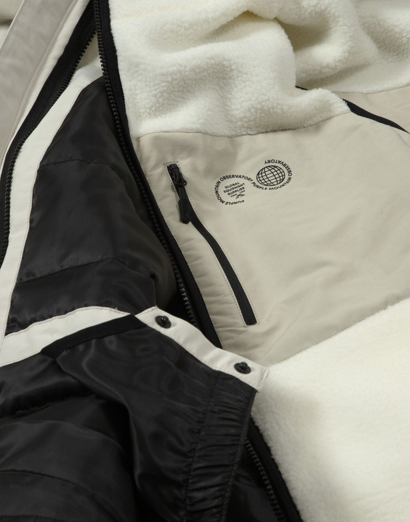 High-Performance Two-Tone Jacket With Adjustable Collar