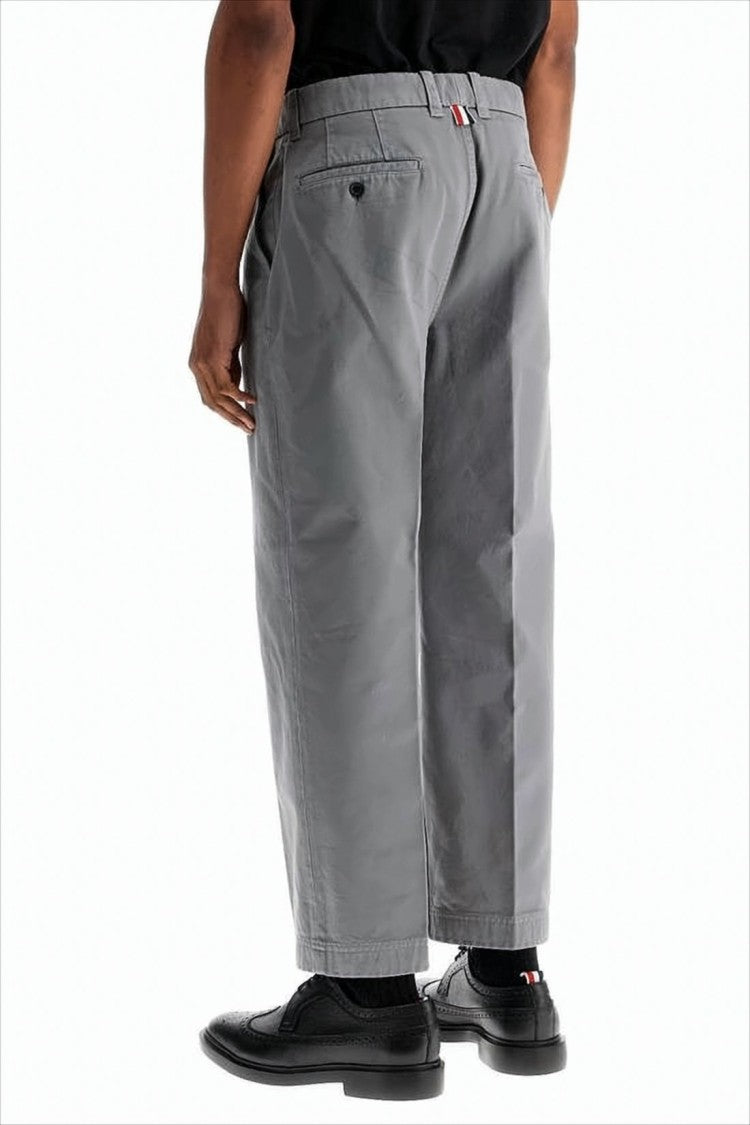 Straight Grey Pants with Mid-Rise Waist and Tailored Silhouette