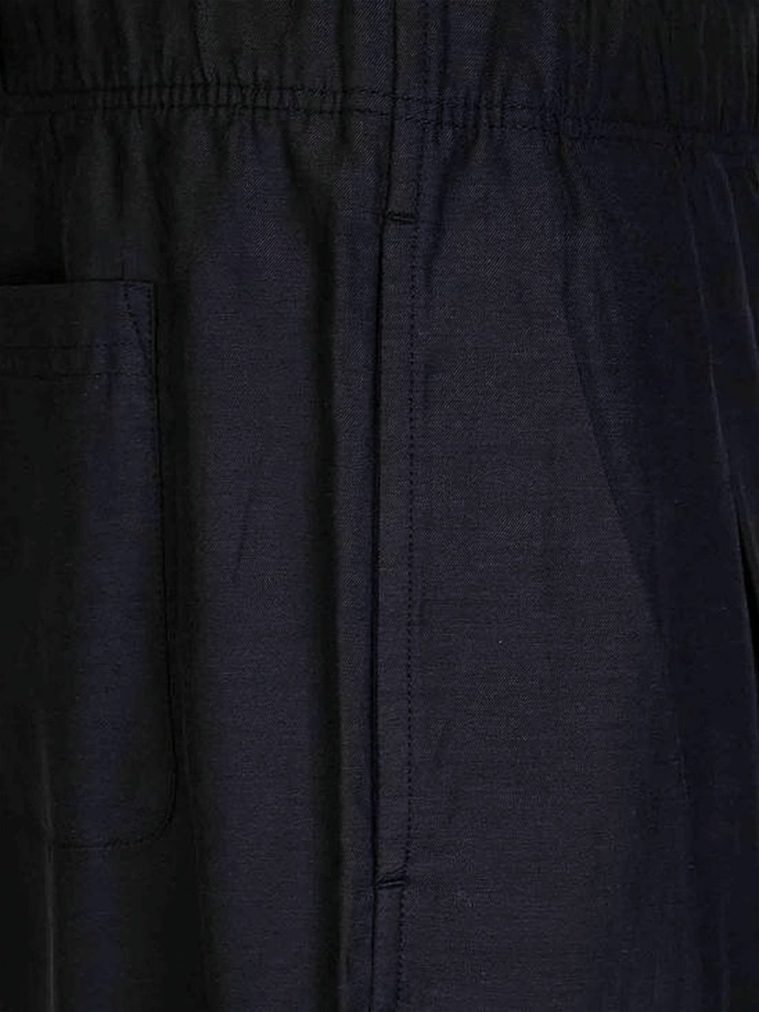 Relaxed Fit Leisure Shorts in Steel Black Cupro Blend