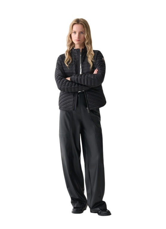 Fitted Water-Repellent Jacket with Horizontal Quilting
