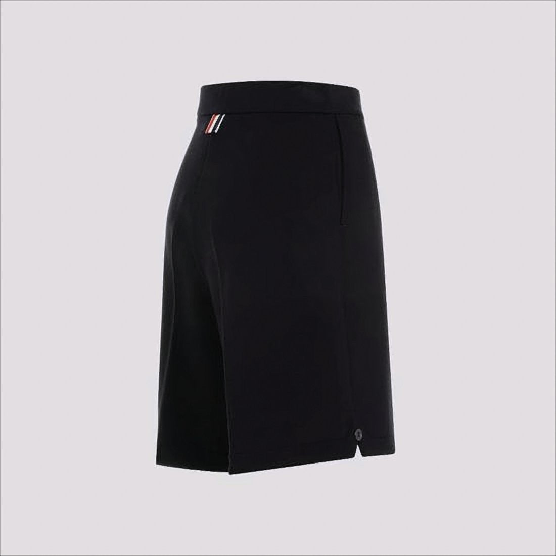 Tailored Black Shorts with Clean Silhouette and Subtle Patch