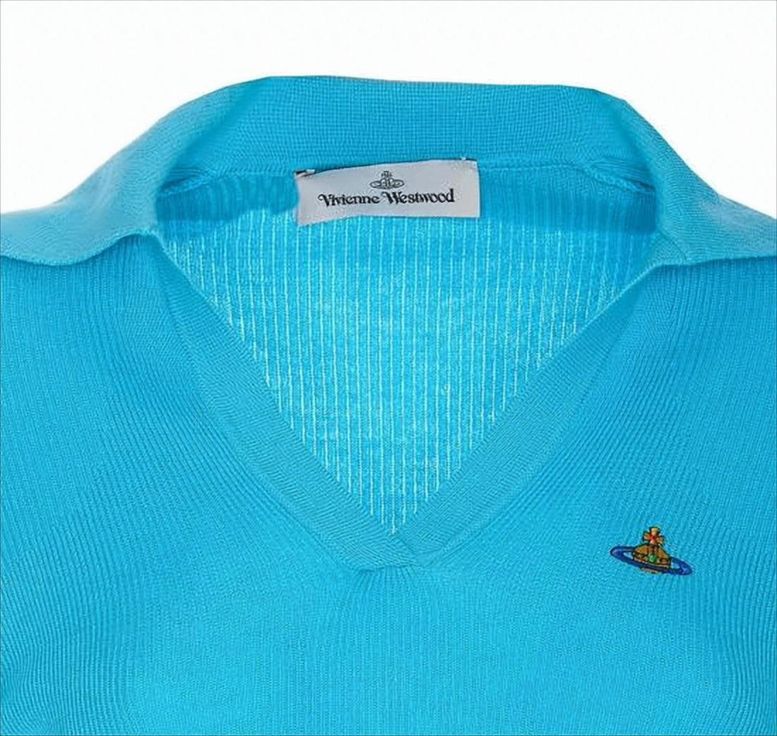 Fitted Ribbed Knit Sweater with V-Neckline