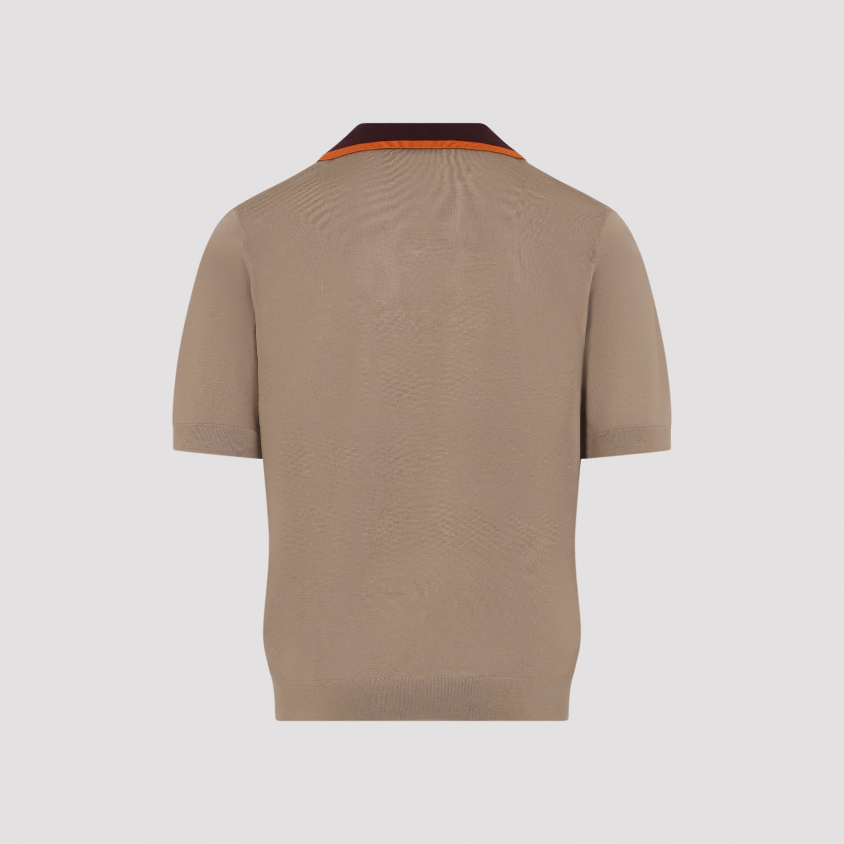 Short-Sleeve Knit Top with Contrasting Collar and Subtle Stripes