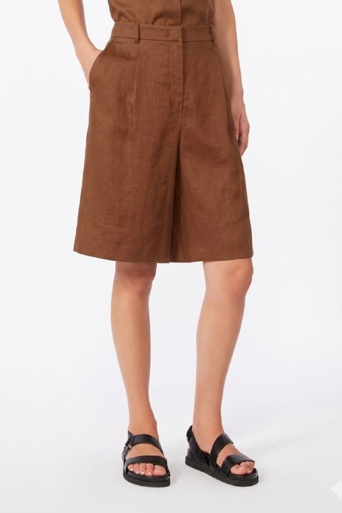 Tailored High-Waist Shorts with Pleats and Pockets