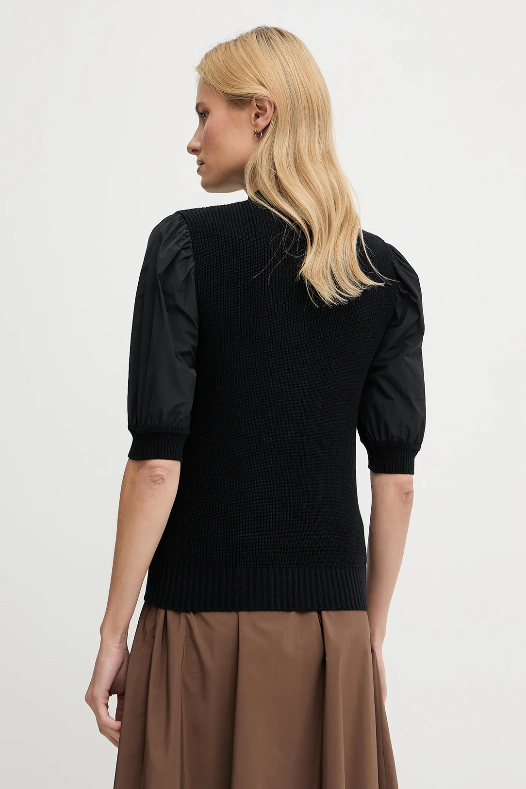 Fitted Ribbed Knit Top With Puffed Sleeves