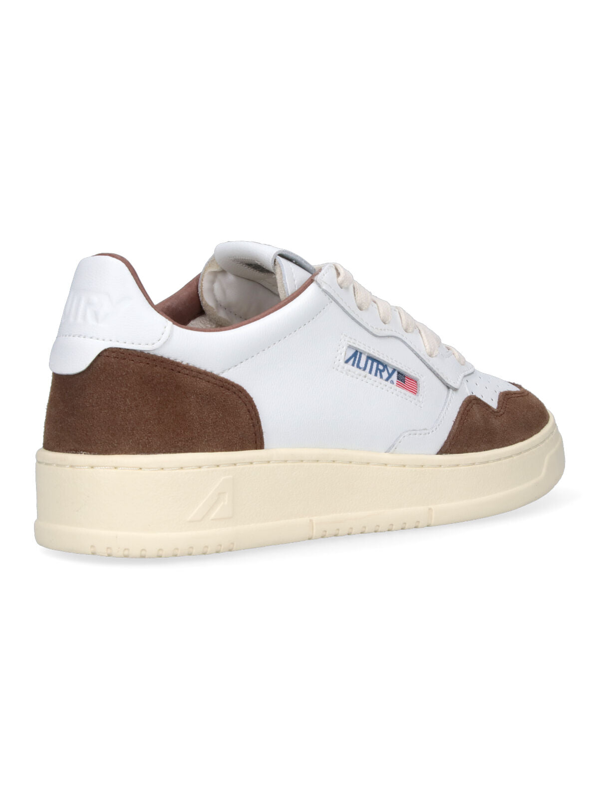 Low-Top Sneakers With Streamlined Silhouette And Timeless Appeal